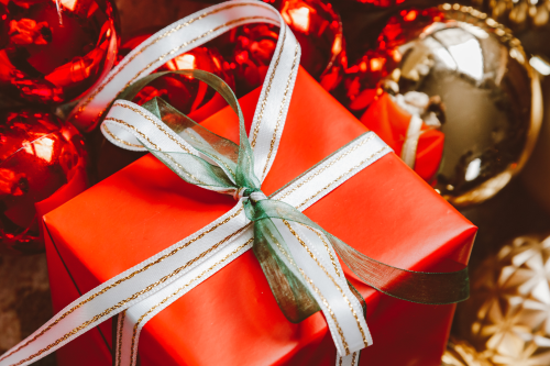 Level Up Your Gift Wrapping (Infographic)