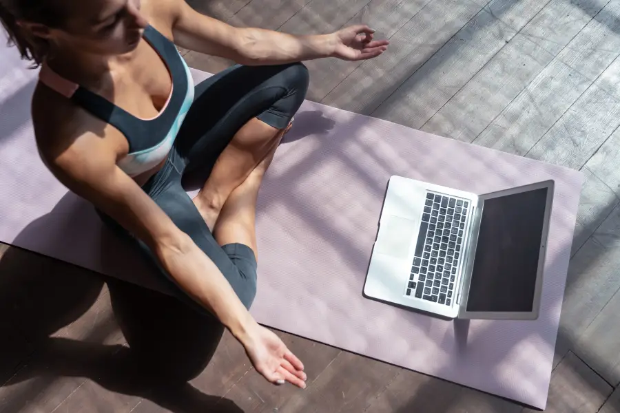 5 Ways To Do Yoga On The Cheap