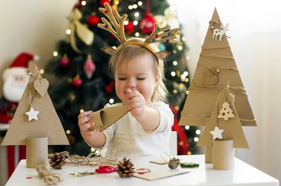 15 Unique Kid-Friendly Homemade Christmas Decorations